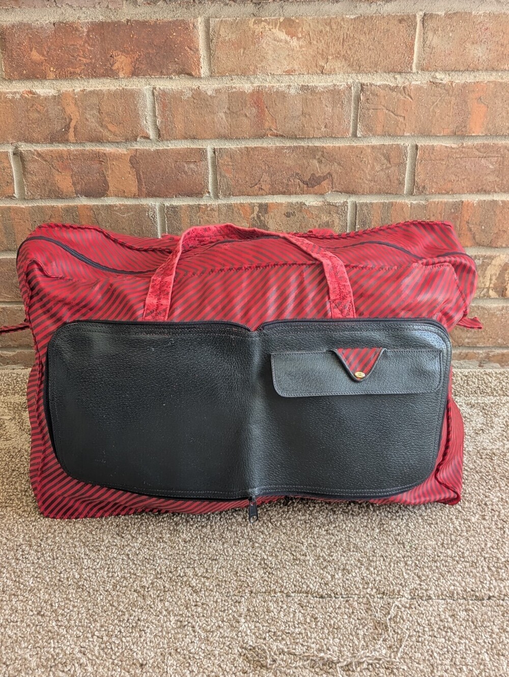 GUCCI Accessory Collection Rigate Foldable Duffle Bag Red Black Nylon Vintage